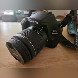 Canon EOS 4000D